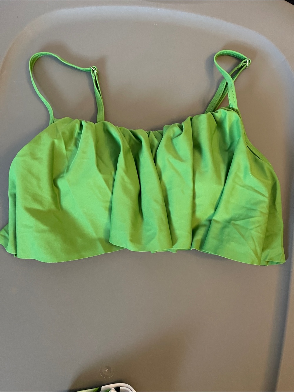 Cupshe Green Ruffle Bikini Top with White High-Waist Tropical Leaf Bottom - Picture 4 of 8